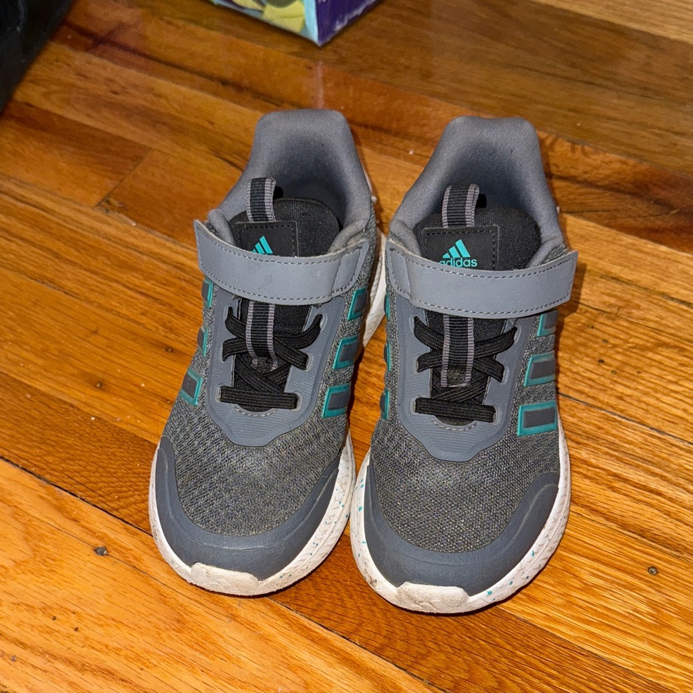 Boys Adidas Sneakers